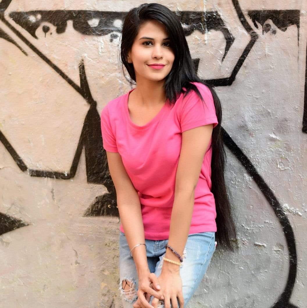 women t-shirt Women's Plain Round Neck T-shirt Pink wolfattire